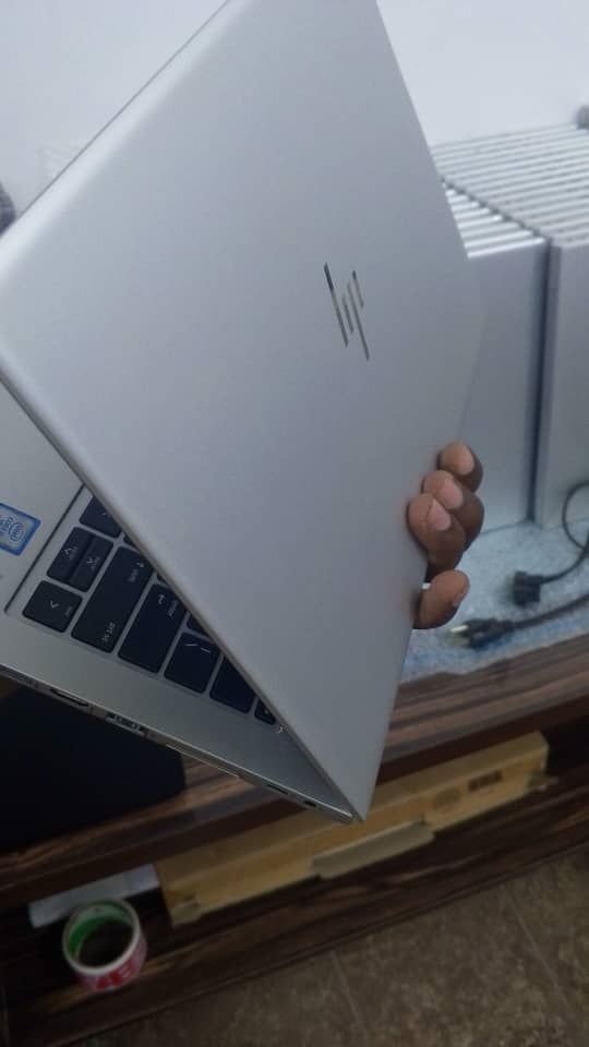 HP 830g6  core i5 256 SSD 8g RAM touch screen  finger print biometric 