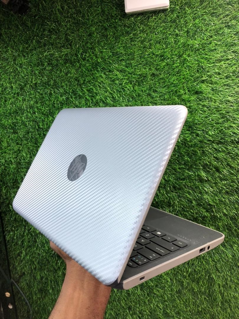 HP Stream 128ssd 4GRAM Intel Processor 