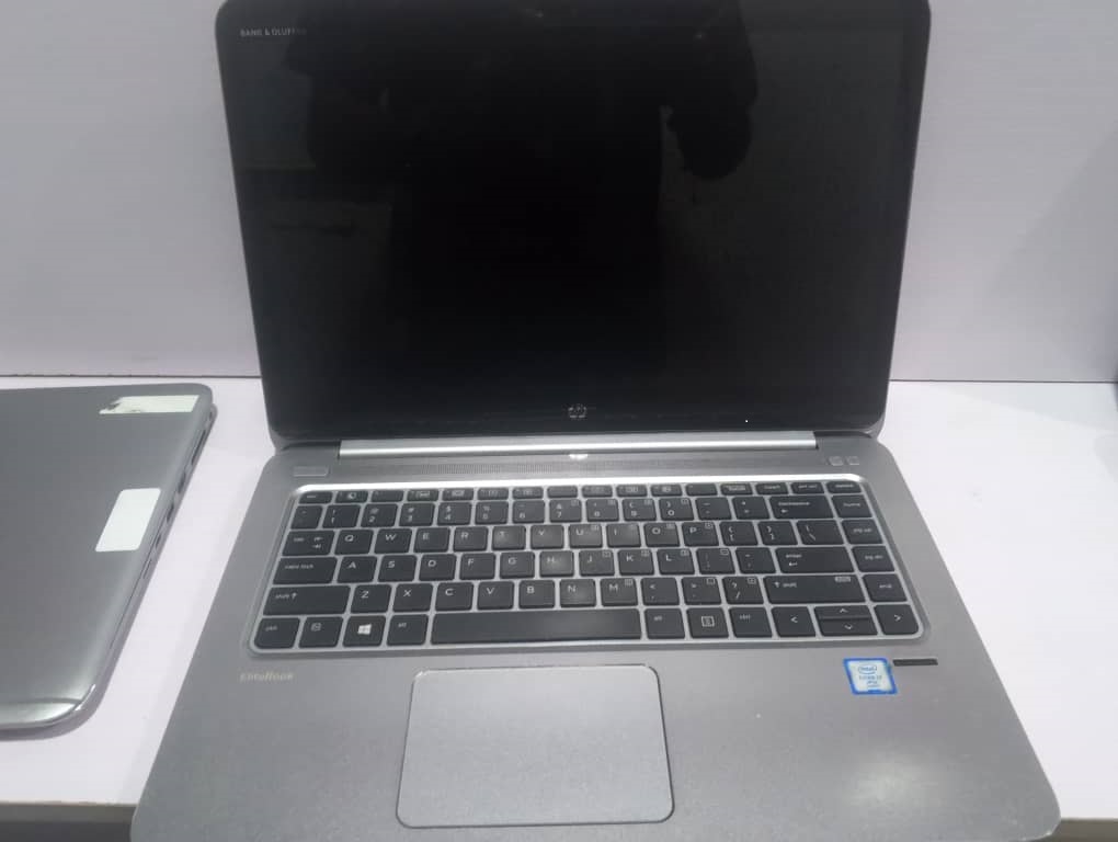 HP 840g5 laptop, 256G SSD, 8G RAM, core i7 , touch screen, backlit, finger print biometrics