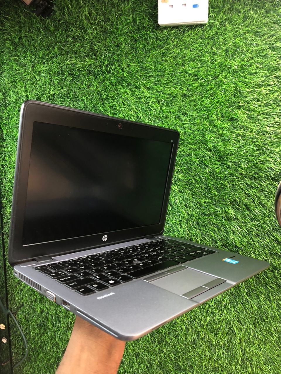 Hp Elitebook 820g2 256 SSD 8G RAM core i5 backlit keyboard light