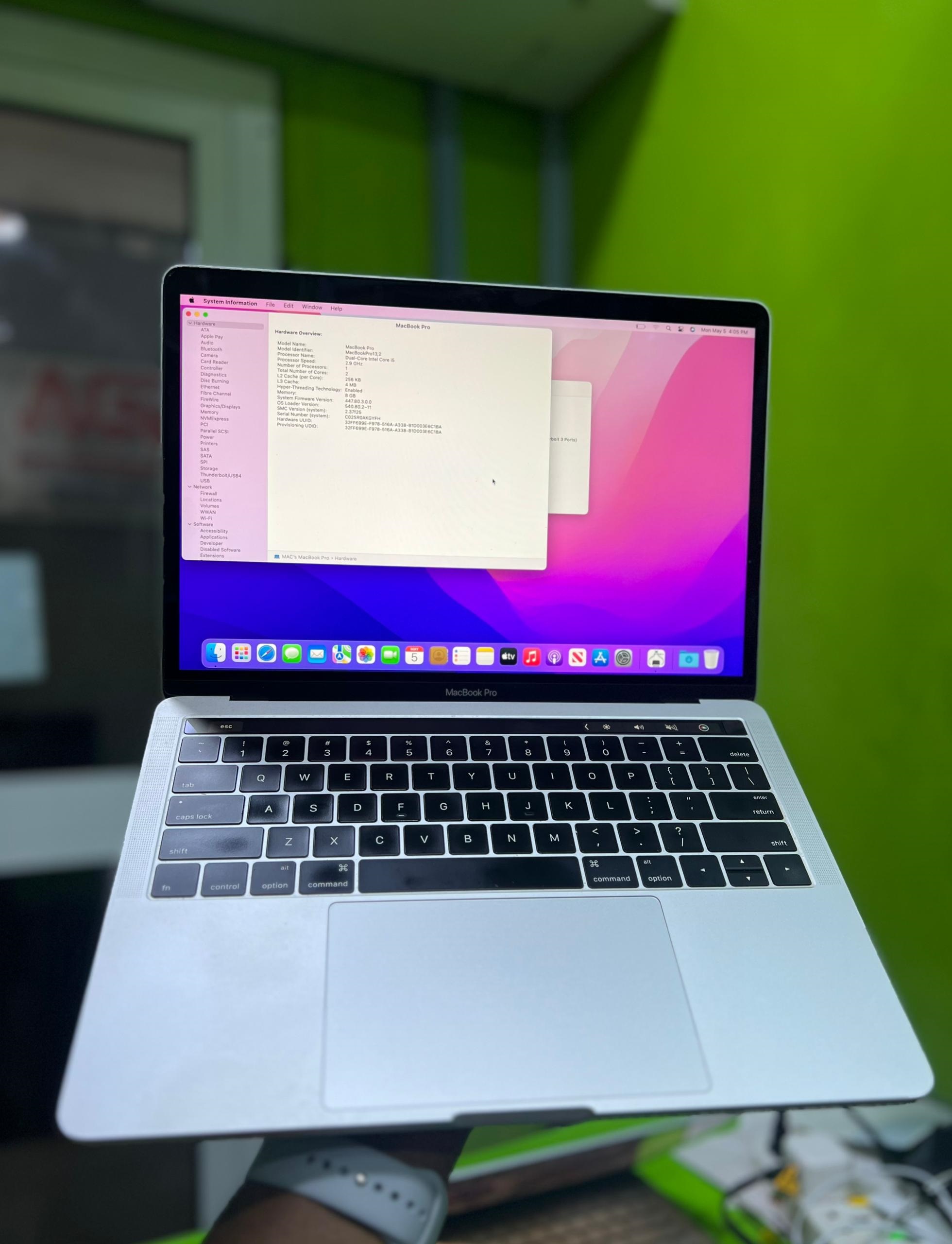 2016 Apple MacBook Pro 13-inch Intel Core i5 512gb ssd 8gb ram TouchBarID 4 Thunderbolt 3 Ports 