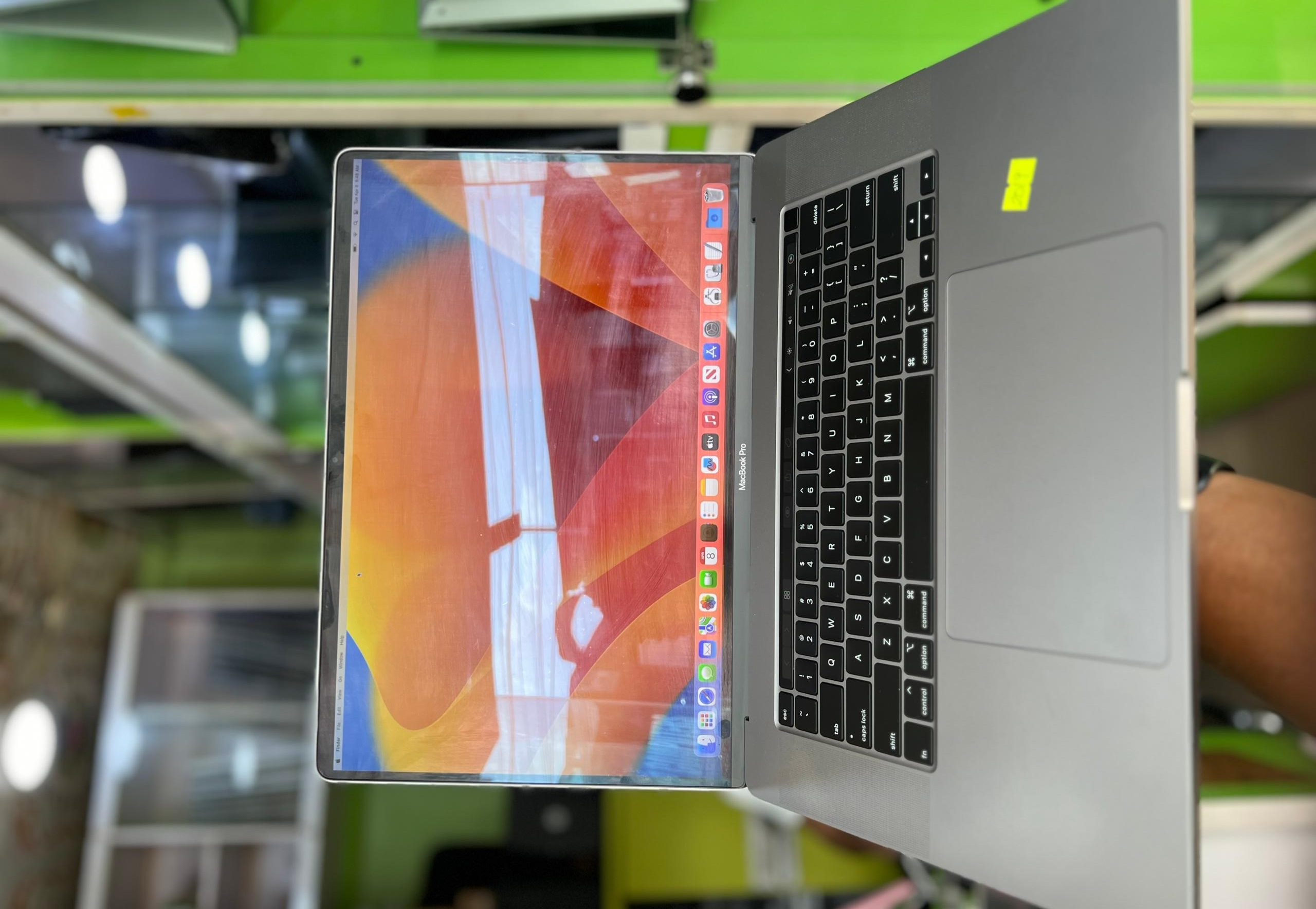 2019 Apple MacBook Pro 16-inch Core i7 32gb ram 512gb ssd 4gb Radeon Pro dedicated Graphics TouchBar ID  