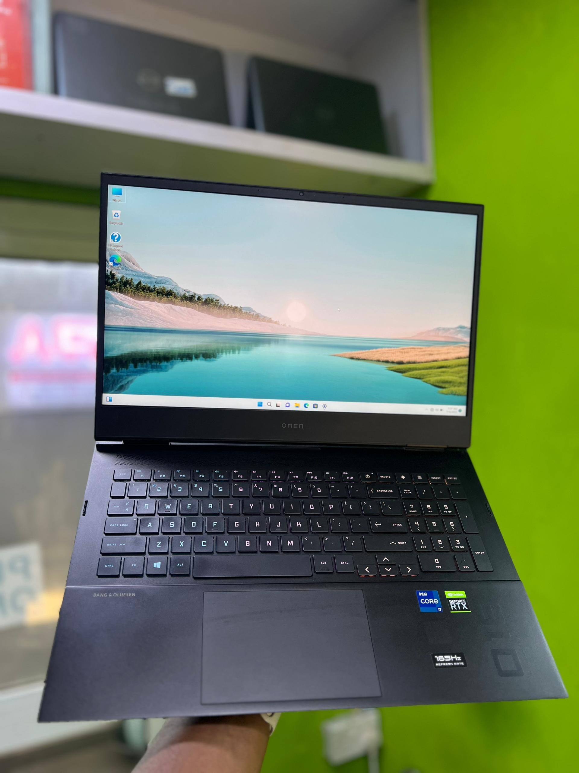 Gaming-Hp Omen 16 16’’ 11th Generation Core i7 -11800H 8-Core 16gb ram 512gb ssd 8GB Nvidia 3070 RTX graphics 