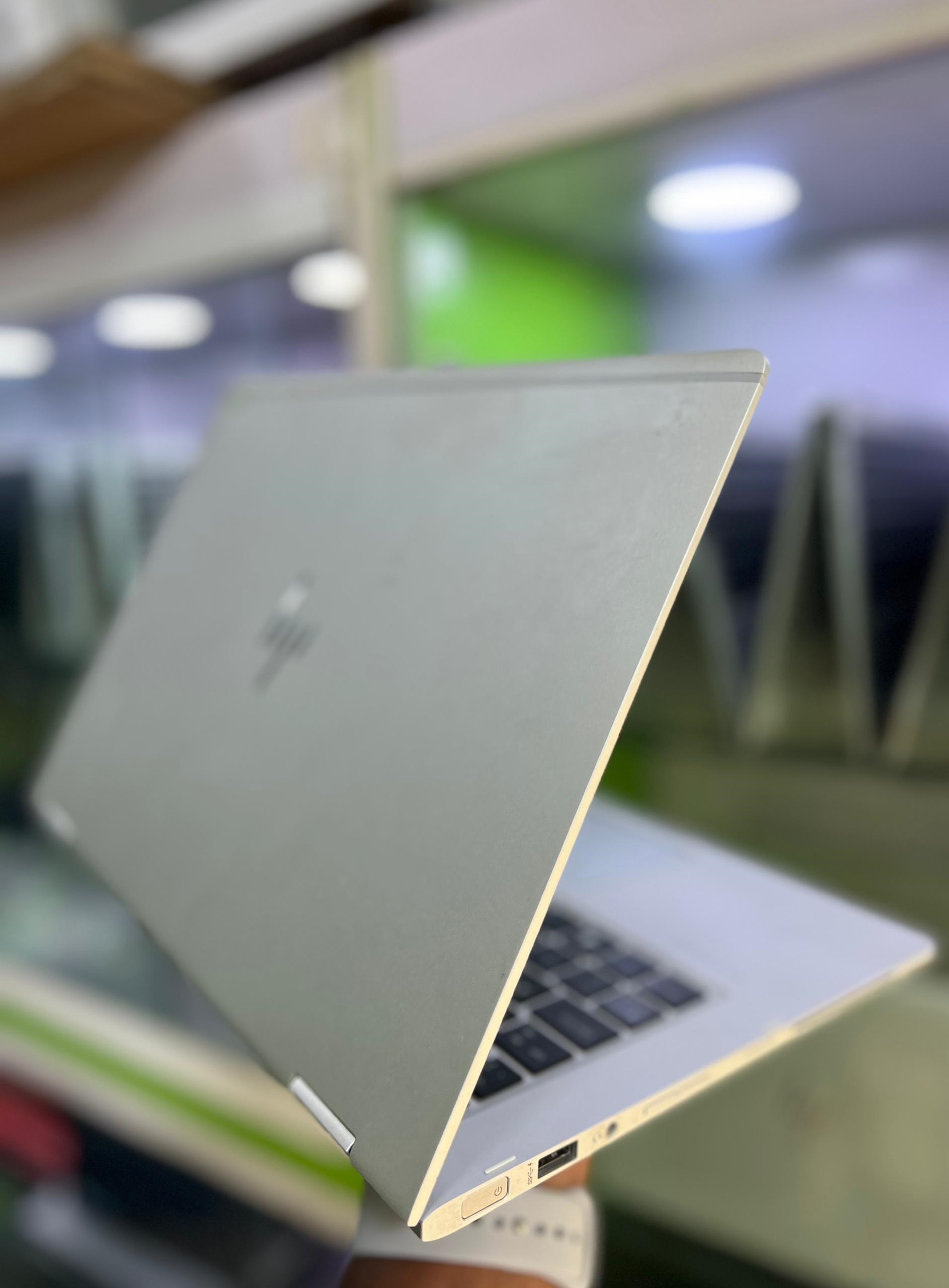 HP EliteBook 1030 G2 X360  7th Gen Core i7  16gb ram 512gb ssd Touchscreen Face ID Biometrics Convertible 